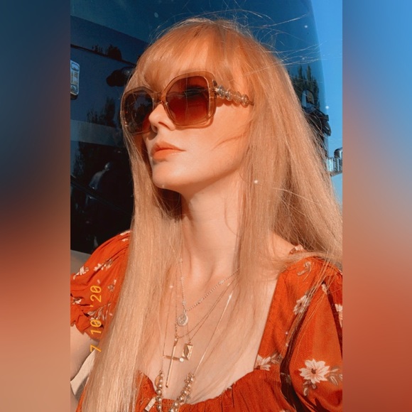 Meet your Posher, Alithea - Picture 3 of 16